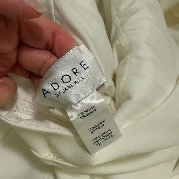 Jane Hill Elegant White Wedding Dress - Picture 3 of 6